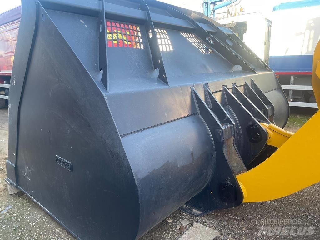 Komatsu WA 470 Pale gommate