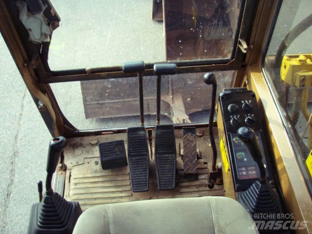 CAT E 70 B Escavatori medi 7t - 12t