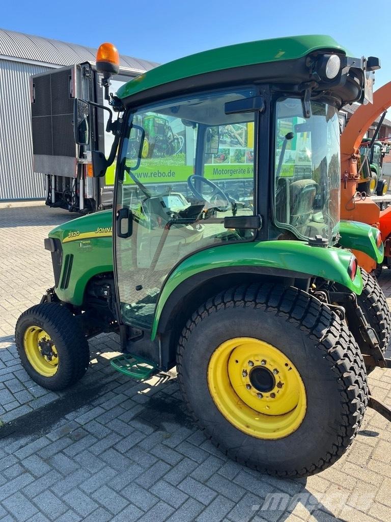 John Deere 3320 Trattori compatti