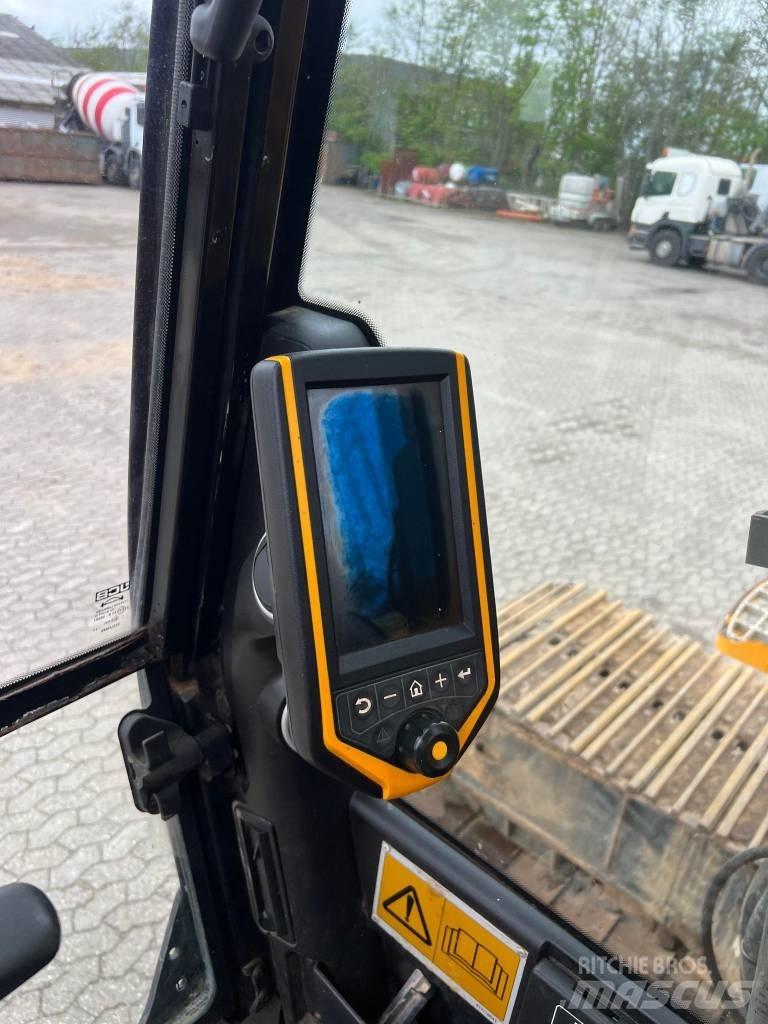 JCB JS 330 LC Escavatori cingolati