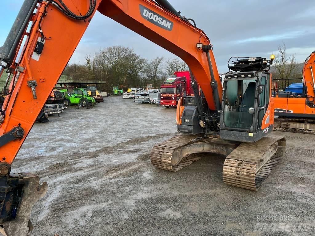 Doosan DX 235 Escavatori cingolati