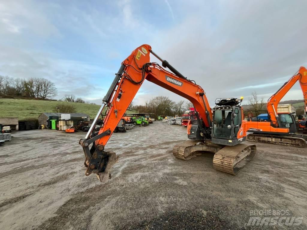 Doosan DX 235 Escavatori cingolati