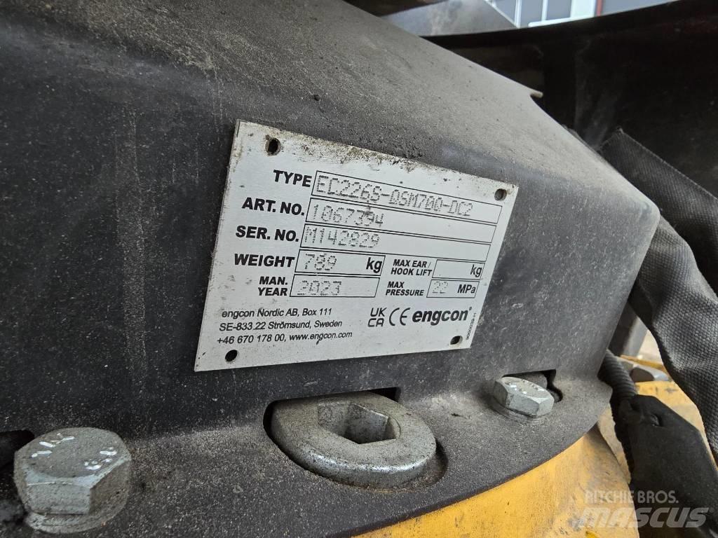 Komatsu PC 228 US-11 Escavatori cingolati