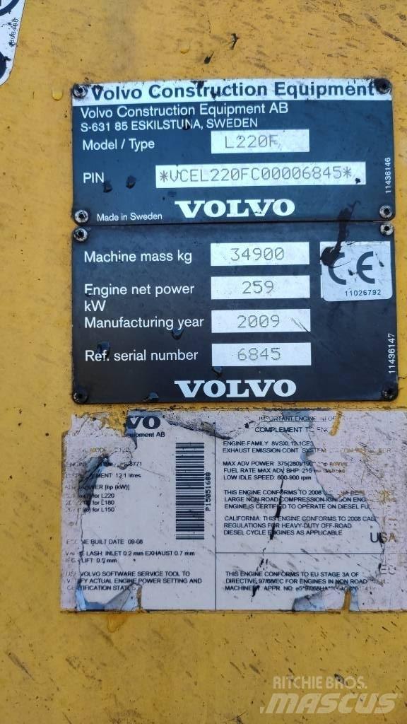 Volvo L 220 F Pale gommate