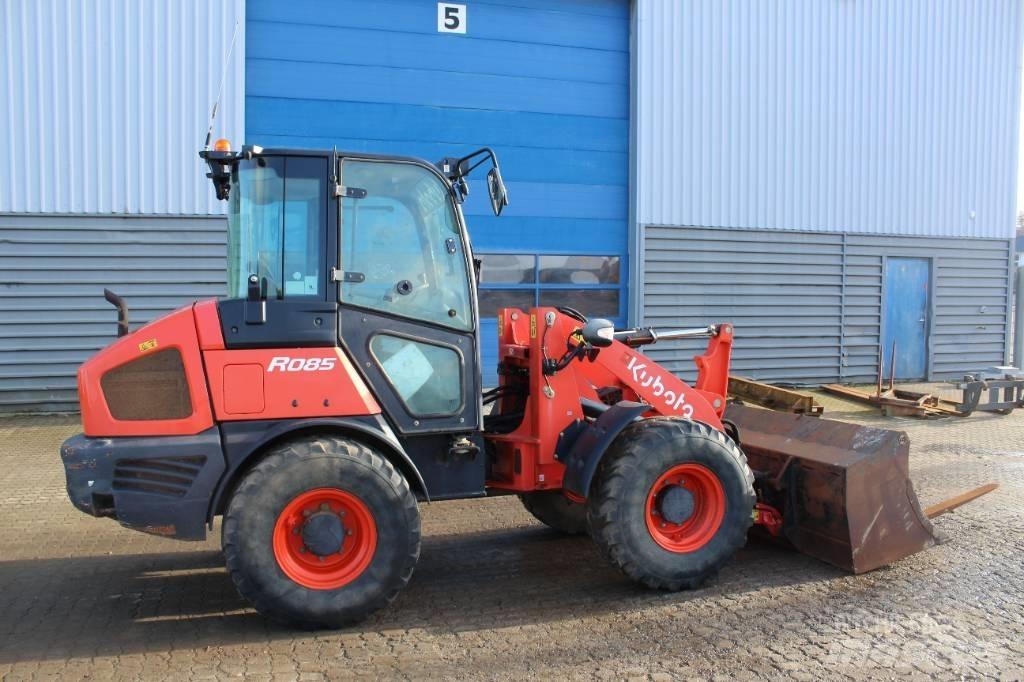 Kubota R085 Pale gommate
