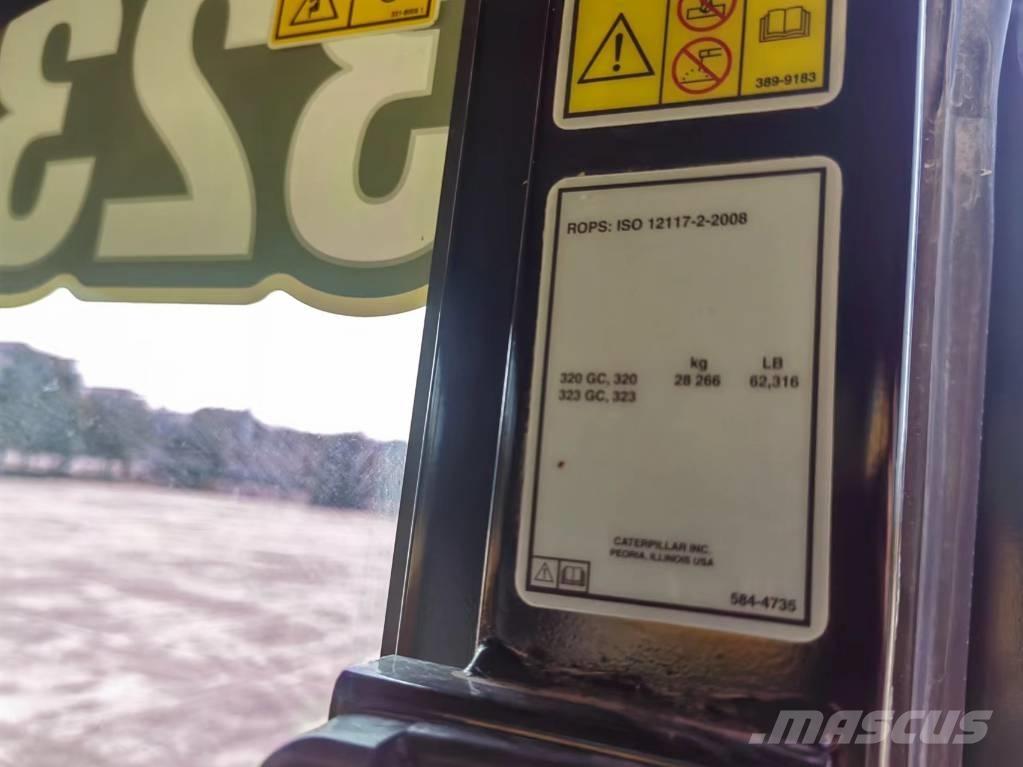 CAT 2022 CAT 323 Escavatori gommati