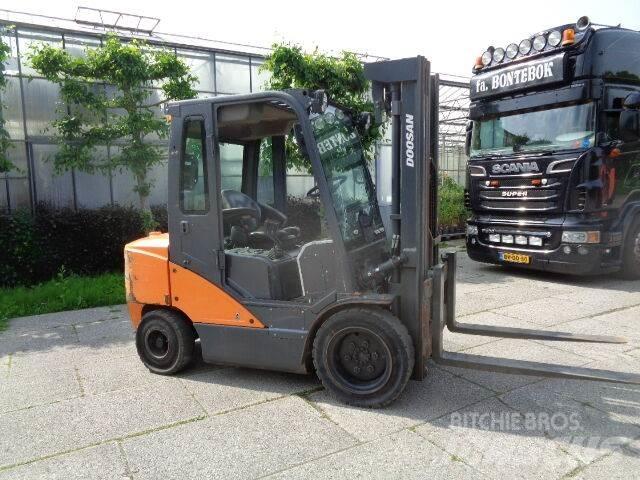 Doosan D35C-7 Carrelli elevatori diesel