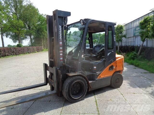 Doosan D35C-7 Carrelli elevatori diesel