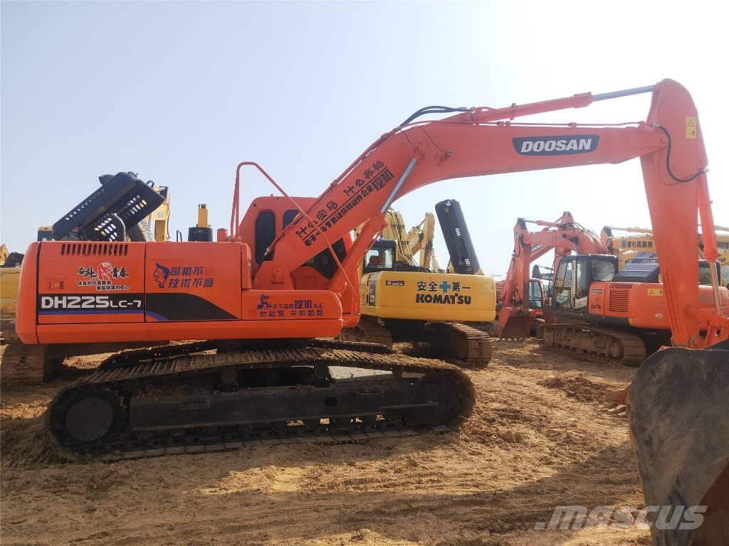 Doosan DH225LC-7 Escavatori cingolati