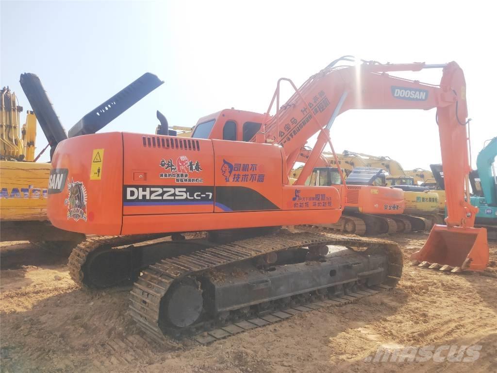 Doosan DH225LC-7 Escavatori cingolati