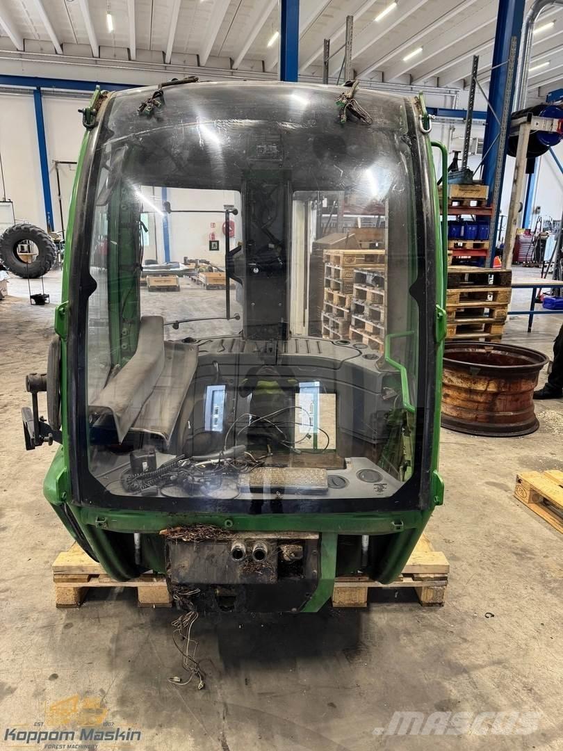 John Deere 1210E Cabine e interni