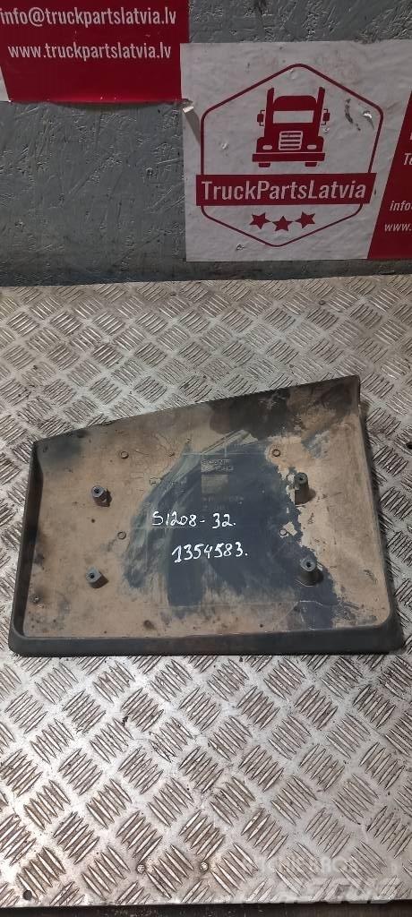 Scania 94 D.   1354583 Cabine e interni