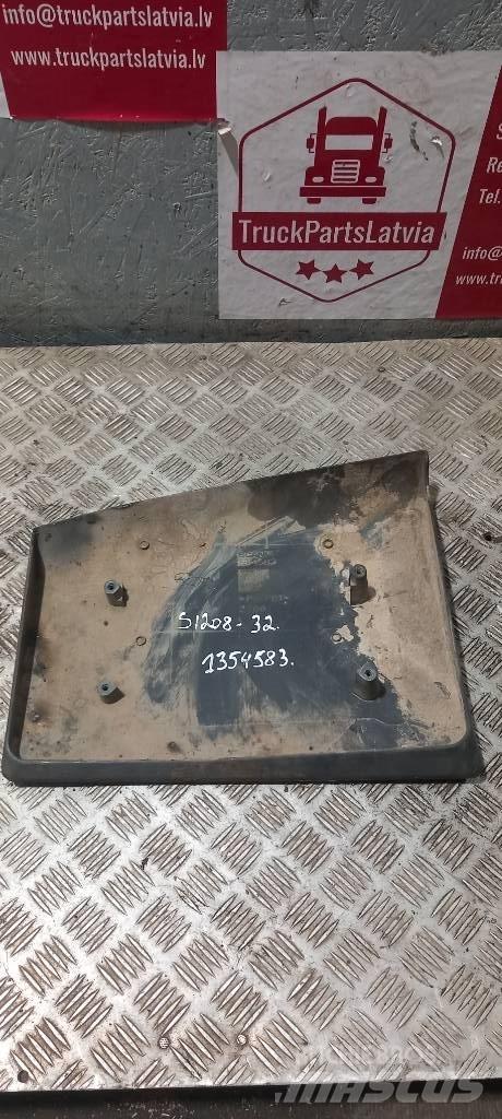 Scania 94 D.   1354583 Cabine e interni