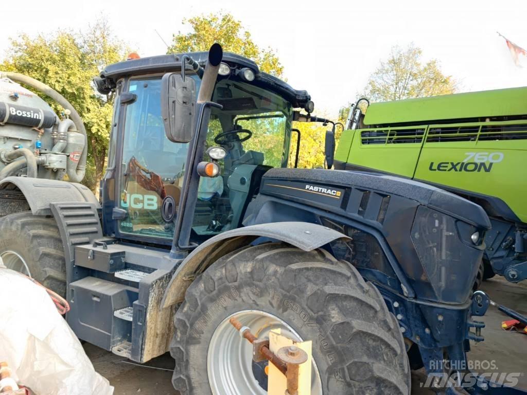 JCB Fastrac 4220 Trattori