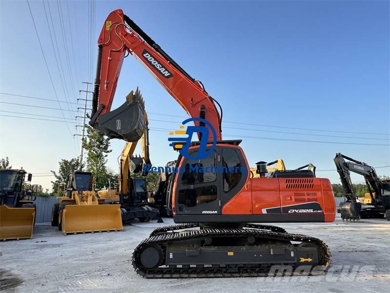 Doosan DX 225 LCA Escavatori cingolati