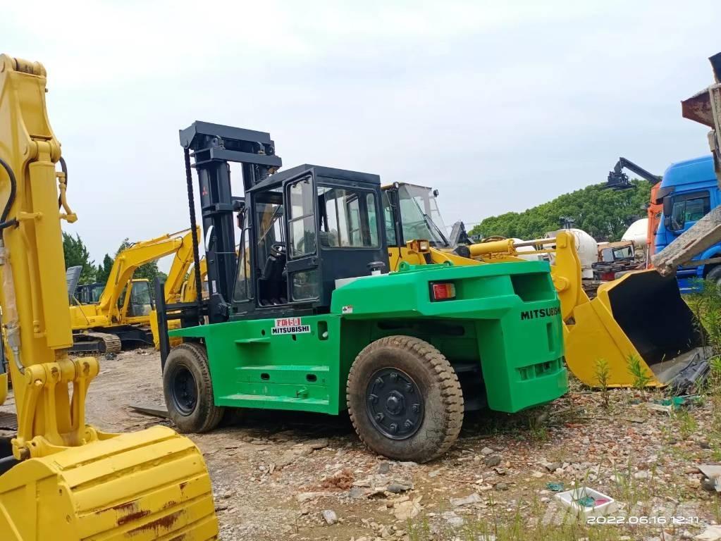 Mitsubishi FD 150 Sollevatori telescopici