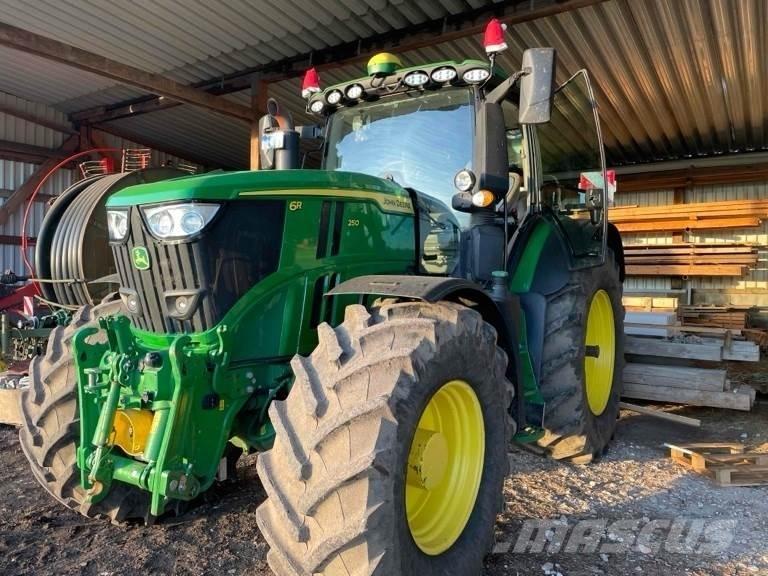 John Deere 6R 250 Trattori