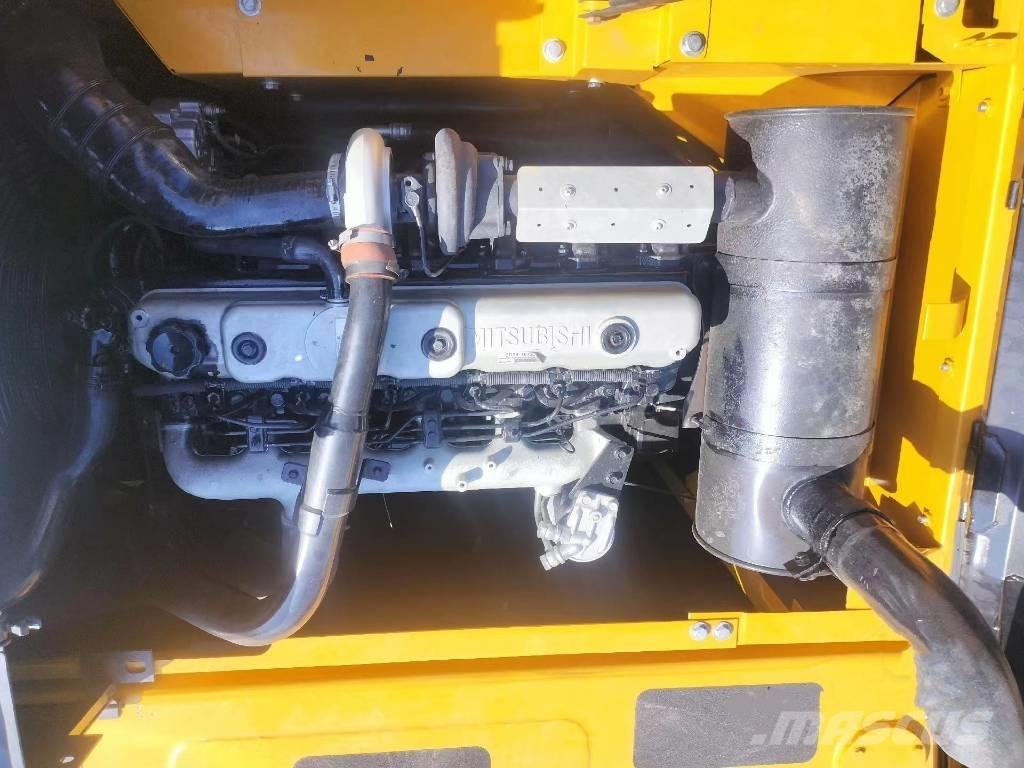 Sany SY215C Escavatori cingolati