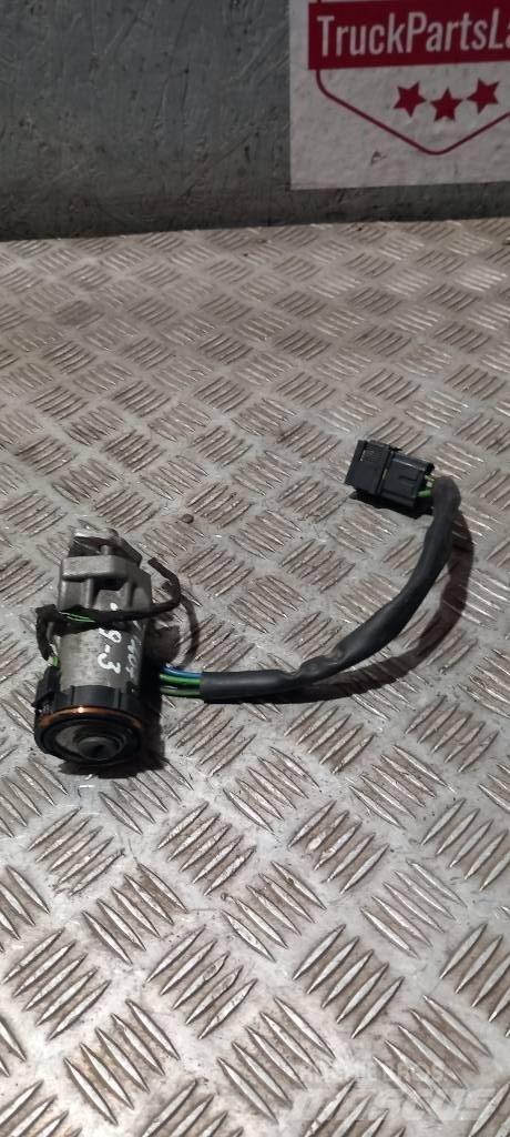 Iveco Daily    2991729 Cabine e interni