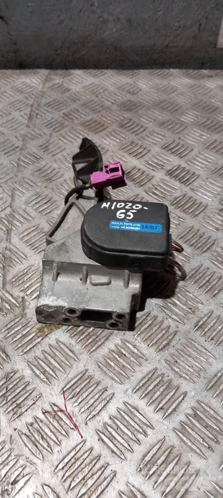 MAN TGA   81259706100 Cabine e interni