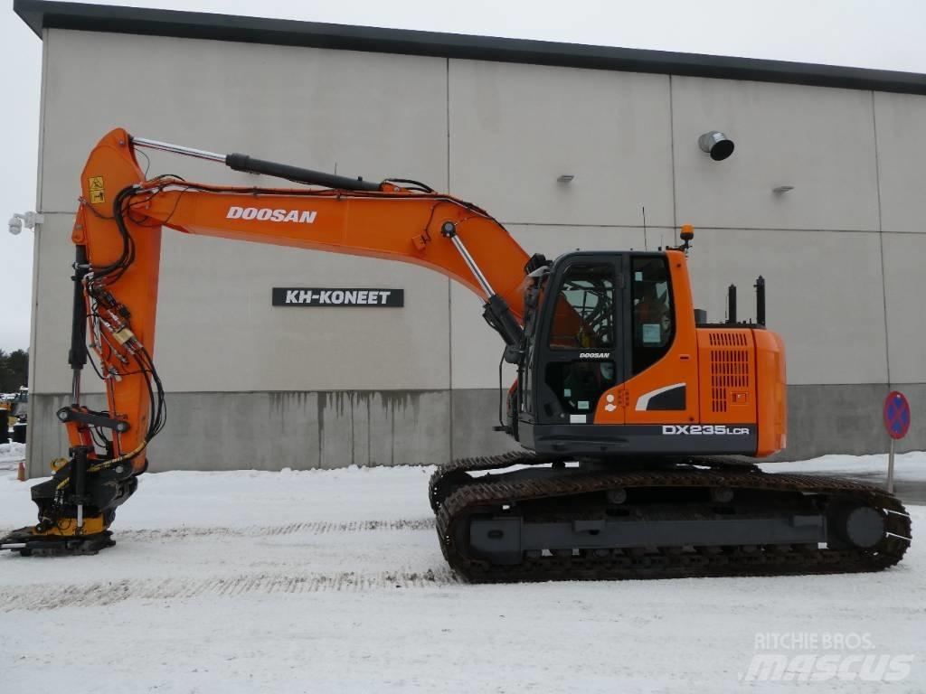 Doosan DX 235 LCR-5 Escavatori cingolati
