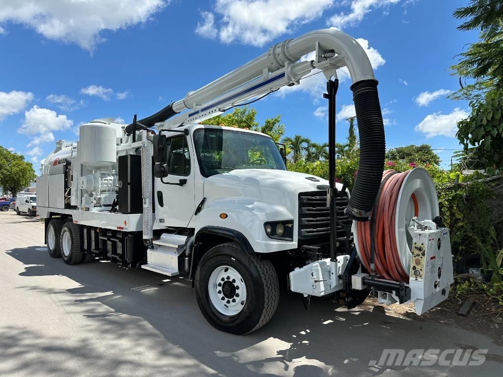Freightliner 114 SD Camion autospurgo