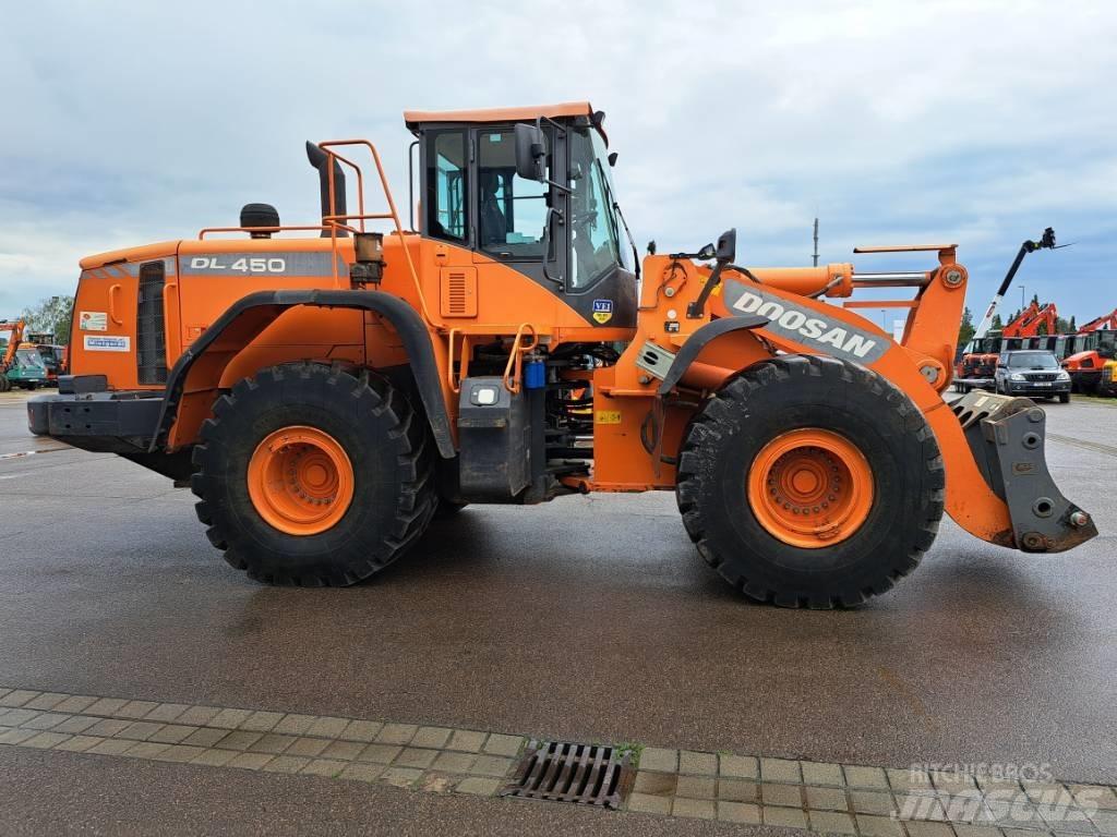 Doosan DL 450-3 Pale gommate