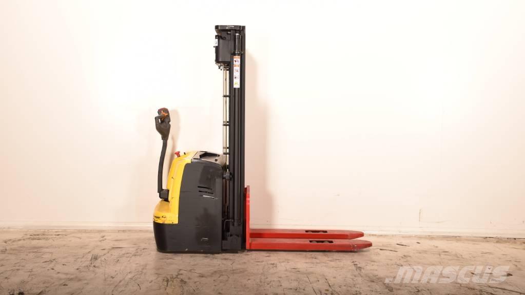 Hyster S1.5UT-24 Transpallet uomo a terra