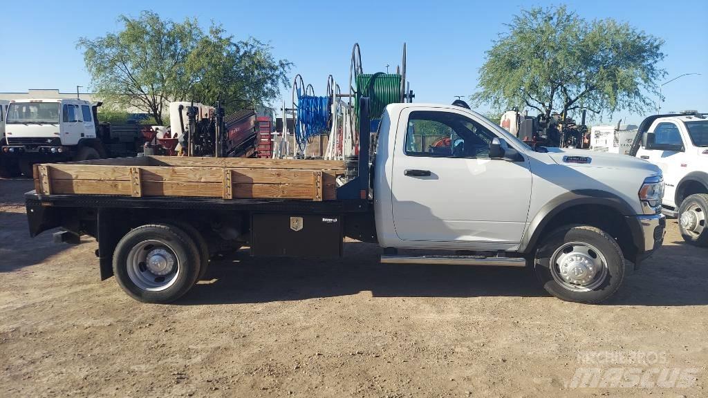 RAM 5500 Camion con sponde ribaltabili