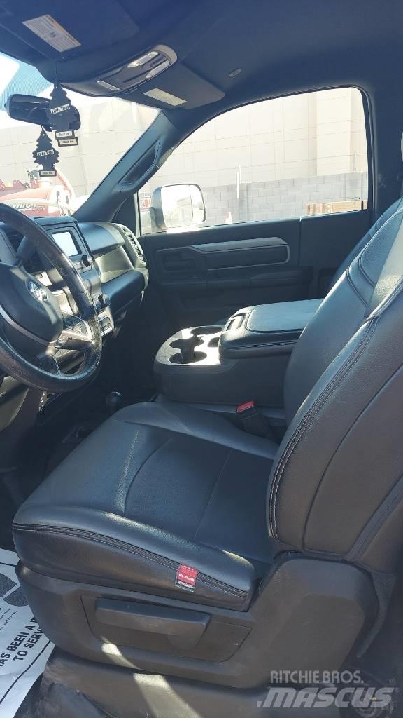 RAM 5500 Camion con sponde ribaltabili