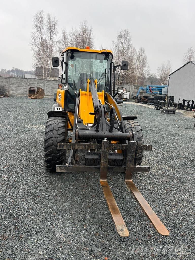 JCB 409SV Pale gommate