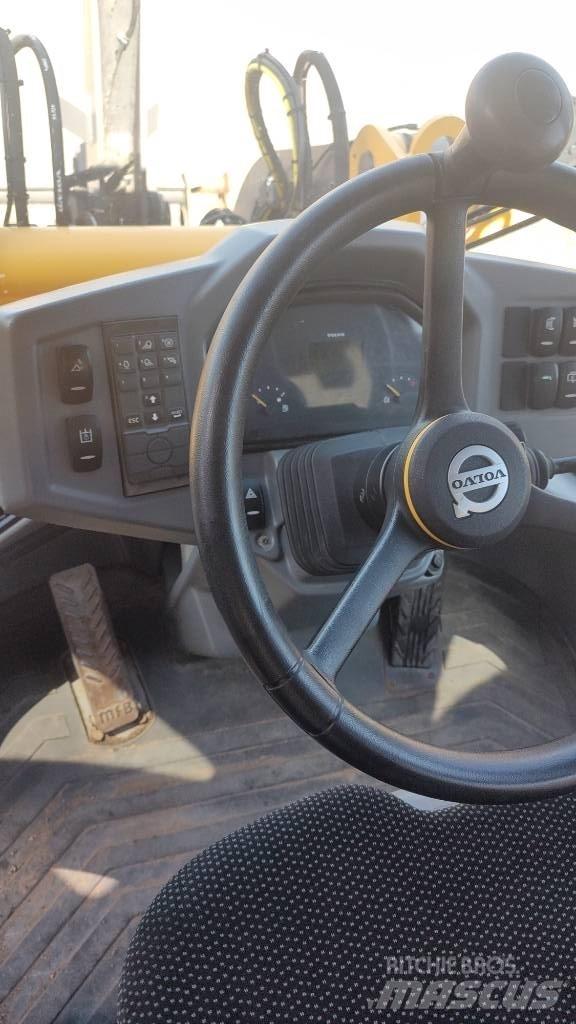 Volvo L 35 G Pale gommate