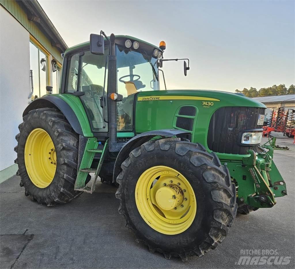 John Deere 7430 Trattori
