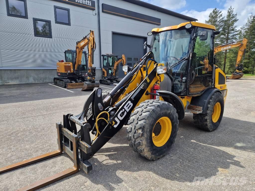 JCB 406 T4 Pale gommate