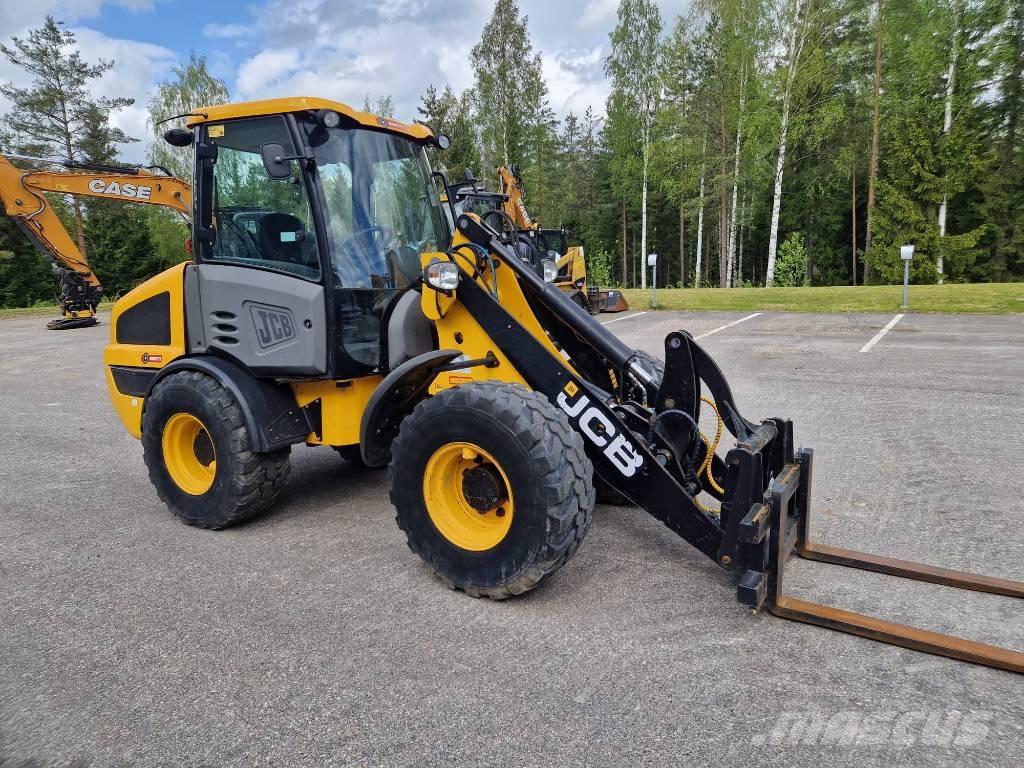 JCB 406 T4 Pale gommate