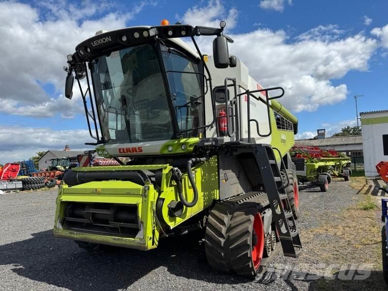 CLAAS LEXION 6900 Mietitrebbiatrici