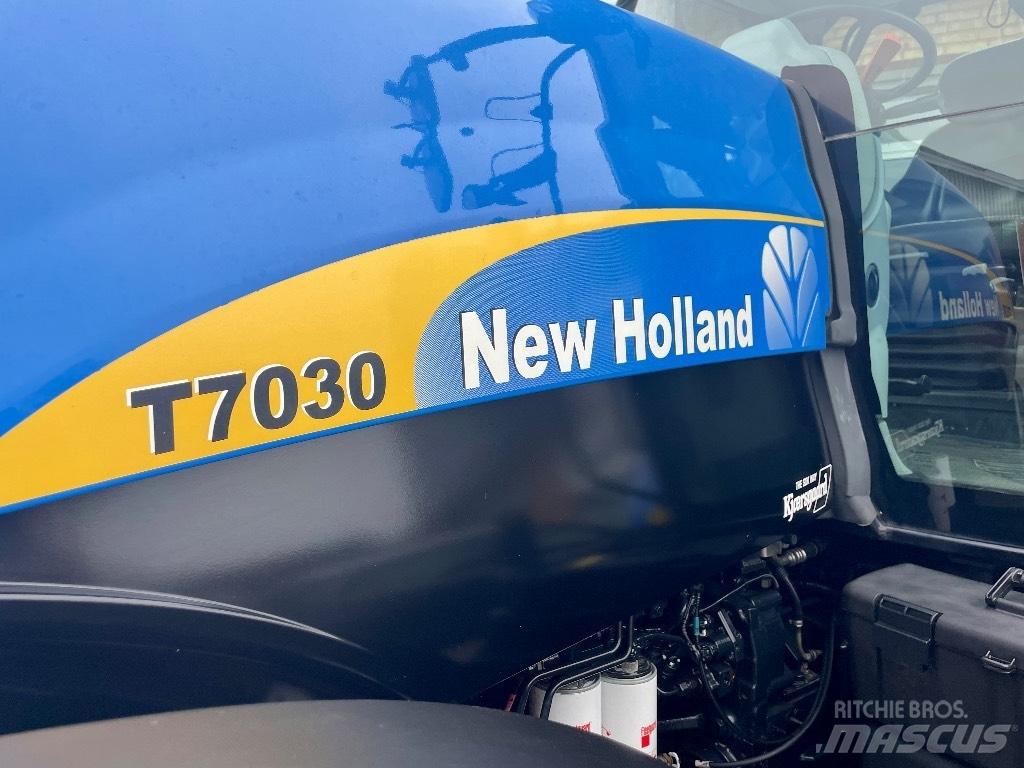 New Holland T 7030 Trattori