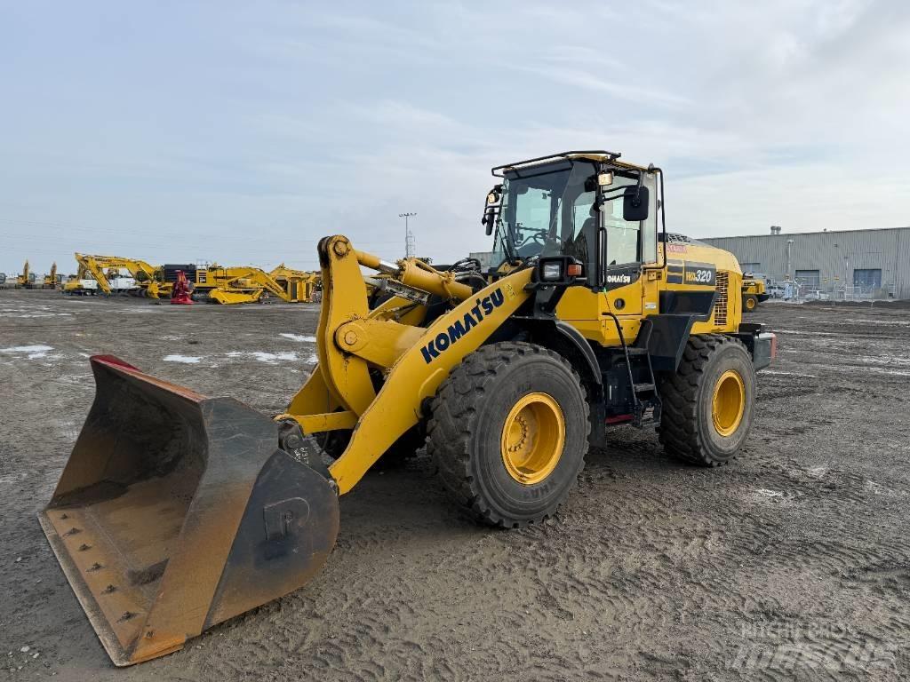 Komatsu WA320-8 Pale gommate