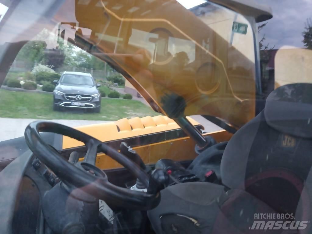 JCB 536 70 536 70 Pale gommate telescopiche