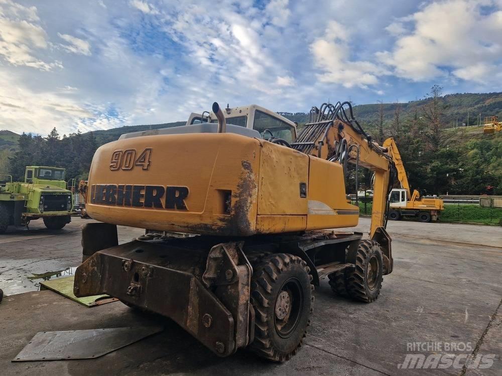 Liebherr A904C Escavatori gommati