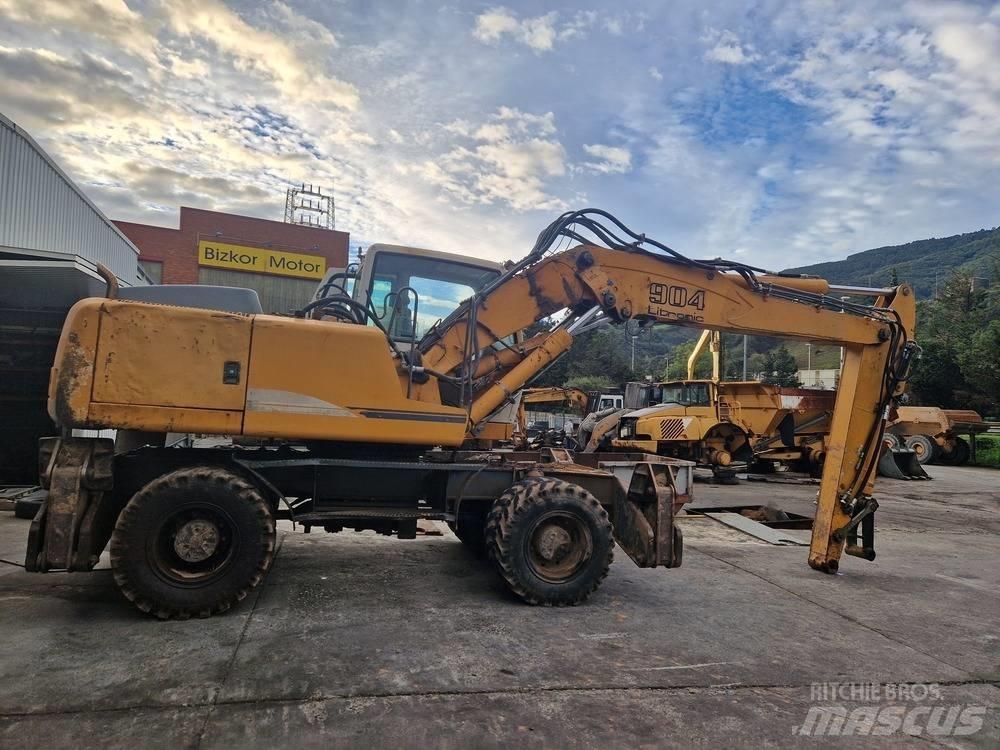 Liebherr A904C Escavatori gommati