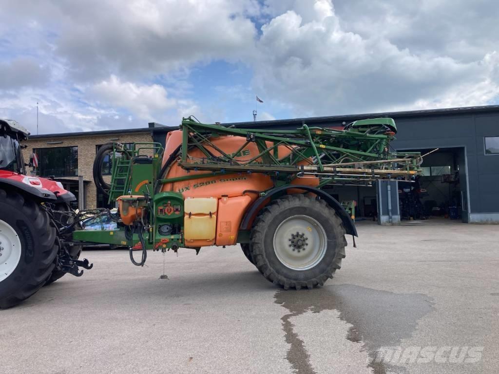 Amazone UX 5200 , 24 M Irroratrici trainate