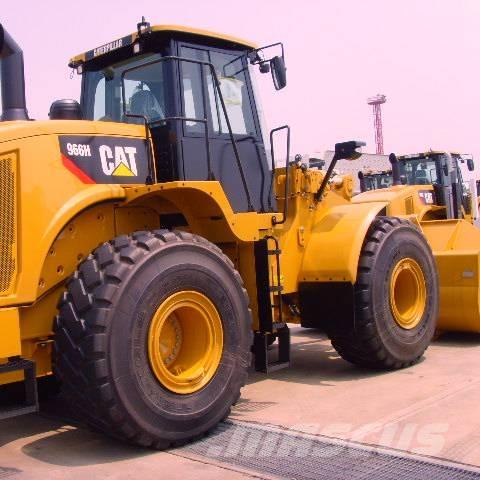 CAT 966H Pale gommate