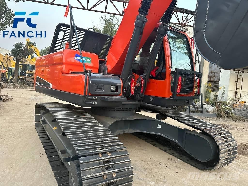 Doosan DX 225 LC Escavatori cingolati