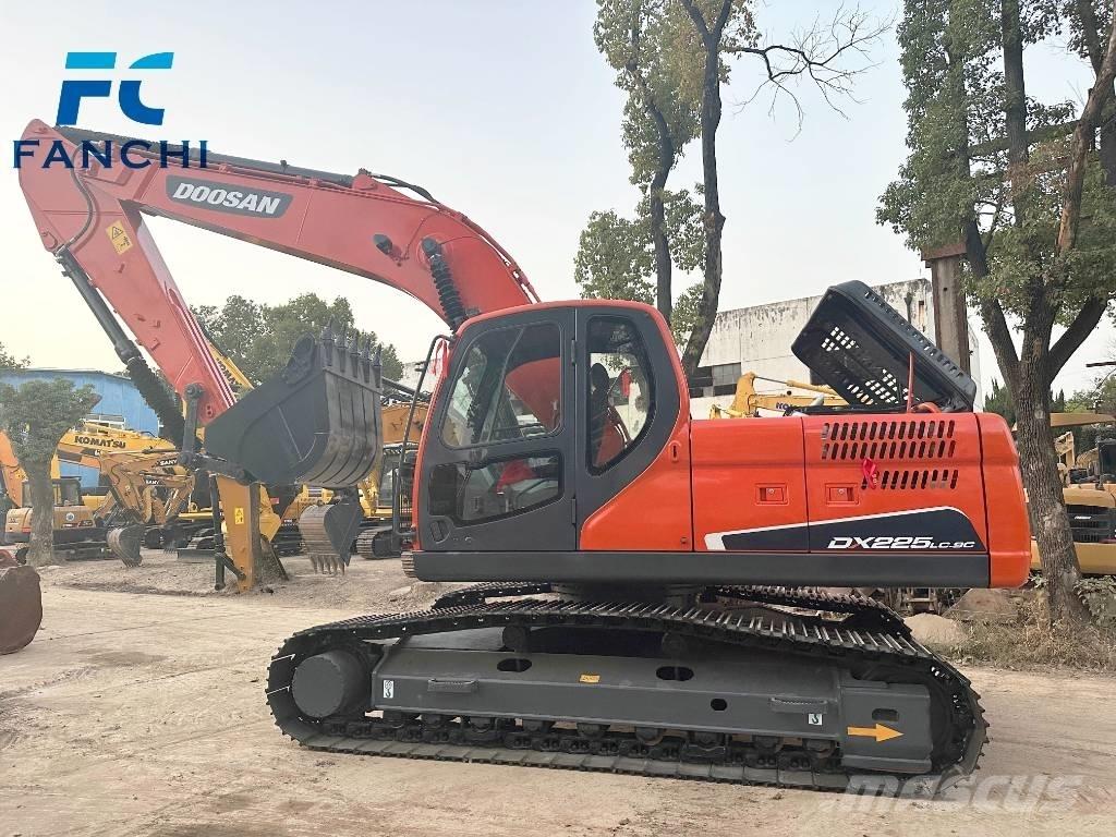 Doosan DX 225 LC Escavatori cingolati