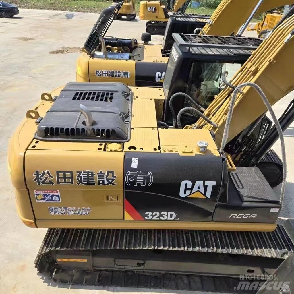 CAT 323 D Escavatori cingolati