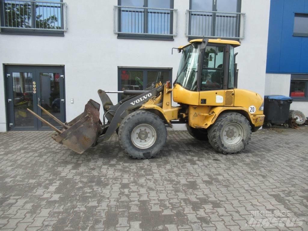 Volvo L 30 B Pale gommate