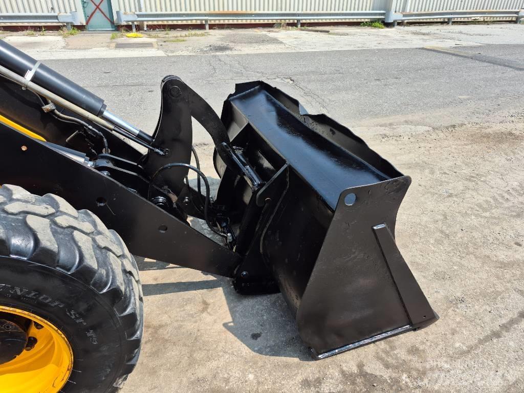 JCB 407 Pale gommate