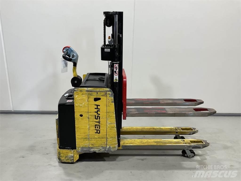 Hyster P2.0SD-17 Carelli stoccatori  automatici-usati