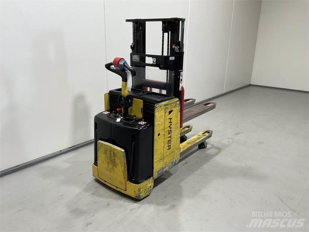 Hyster P2.0SD-17 Carelli stoccatori  automatici-usati